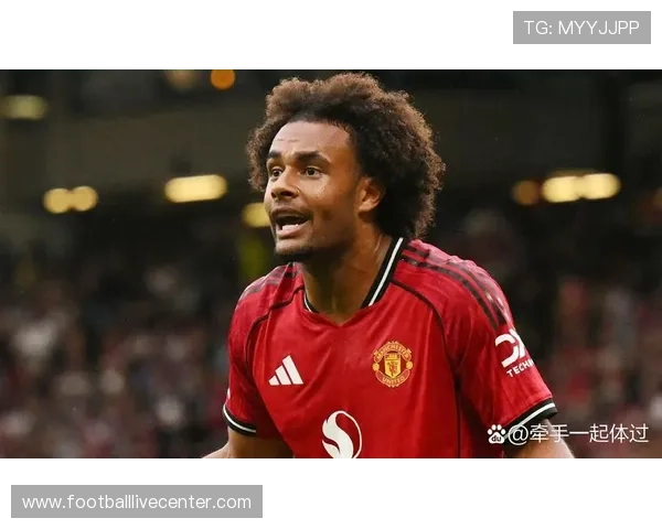 欧洲豪门鏖战新赛季，球星转会引发球迷热议与期待