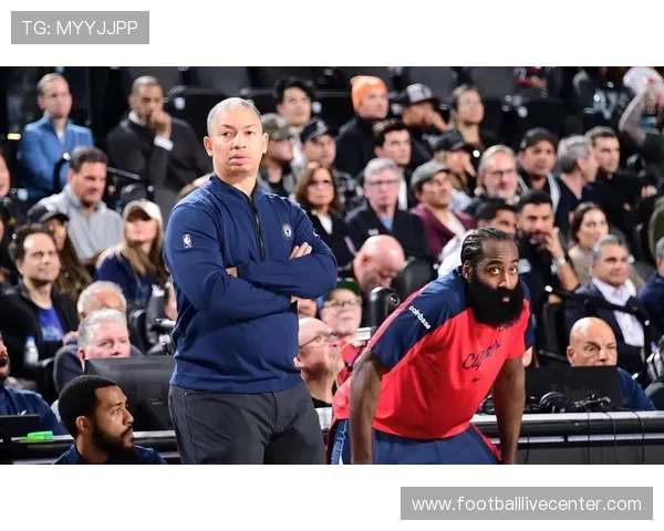 快船队新赛季备战进入关键阶段 球员伤病恢复与阵容调整引关注